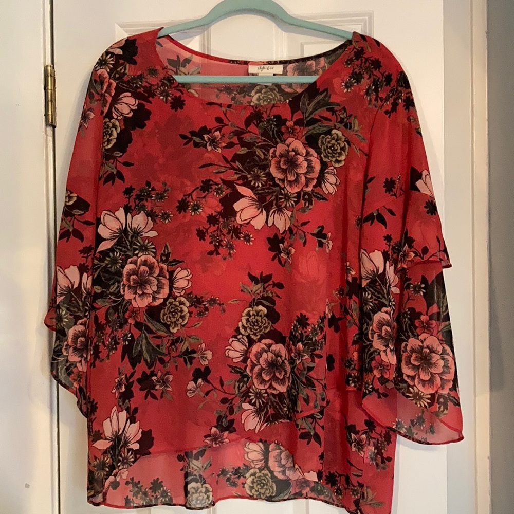 Gorgeous floral top